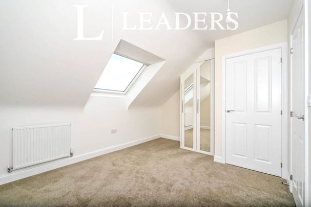 4 bedroom townhouse to rent Willowsway Road, Wixams, Bedford, MK42 - Photo 1