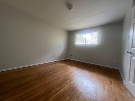 For Lease - 2099 Prospect Street, Burlington, Ontario - Photo 4