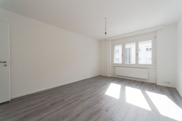 Grosse 4-Zimmerwohnung zu vermieten in Zürich-Oerlikon - Photo 1