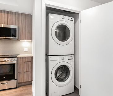 For Lease - 4130 Parkside Village Drive Unit# 1808, Mississauga, On... - Photo 6