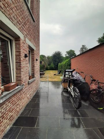 Stijlvol gelijkvloers appartement met 2 slaapkamers in het centrum van Geel! - Photo 2