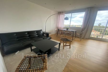 Location appartement 4 pièces 71 m² Hyères - Photo 2
