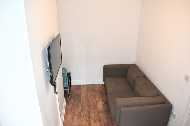 4 bedroom terraced house to rent - Photo 1