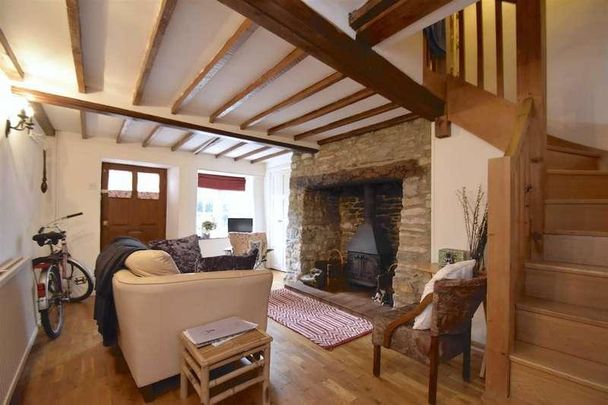 High Street, Upper Heyford, OX25 - Photo 1