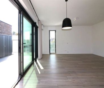 Zonnig appartement met ruim terras, twee slaapkamers in centrum te ... - Photo 1