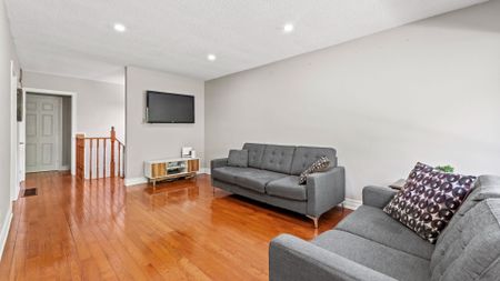 For Lease - 21 Thornbeck Drive, Toronto, Ontario - Photo 2
