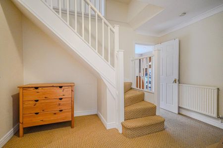 4 bedroom detached house to rent - Photo 3