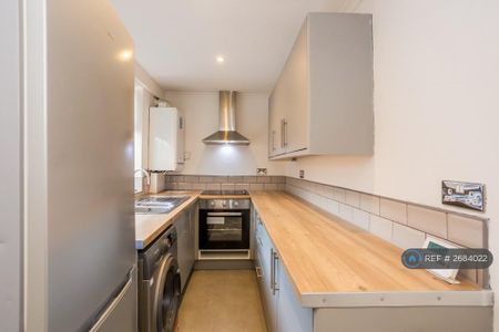 2 bedroom terraced house to rent - Photo 4