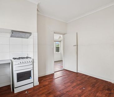 Classic Home with Expansive Outdoor Space - Photo 3