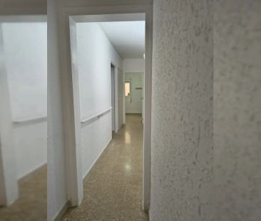 Room in a shared 4-bedroom apartment for rent in El Carmel, bills i... - Foto 4