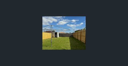 DELIGHTFUL FAMILY HOME! - Photo 3