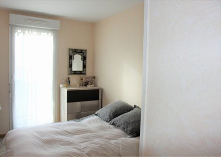 Location Appartement 2 pièces 43m² ST DENIS DE L HOTEL 45550 - Photo 3