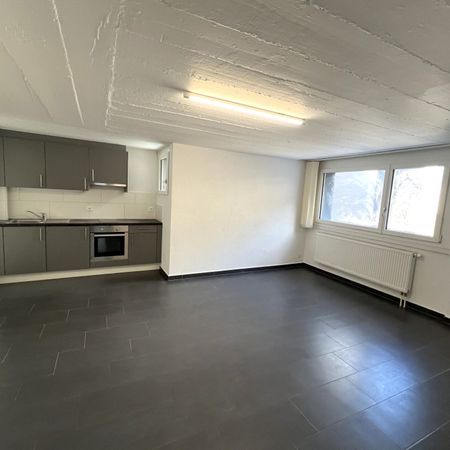 St-Imier, studio on the ground floor in the city center - Photo 3