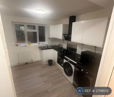 1 bedroom in a house share to rent - Photo 4