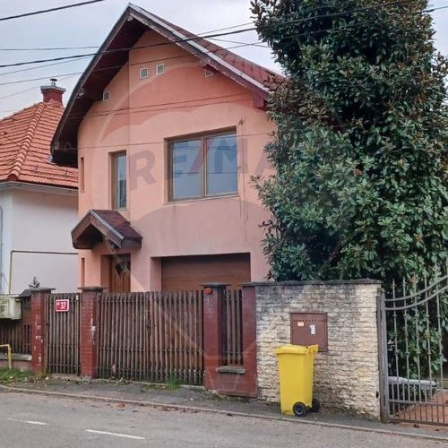 DE INCHIRIAT: Casă / Vilă P+1 - Zona Centrala BAIA MARE - Fotografie 1