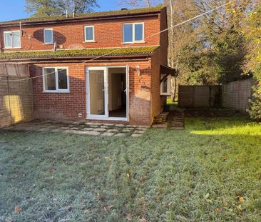 3 bedroom end of terrace house to rent - Photo 1