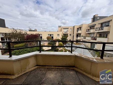 A LOUER F2 DANS RESIDENCE DE STANDING LES HESPERIDES CENTRE VILLE DE CAEN - Photo 4