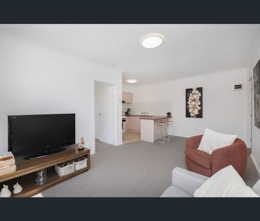 24/437 Ballarat Road, Sunshine, Vic 3020 - Photo 2