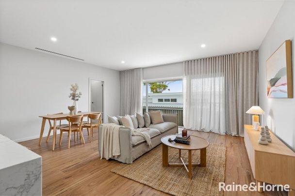 Available now|Coastal Luxury|Close to CBD - Photo 1