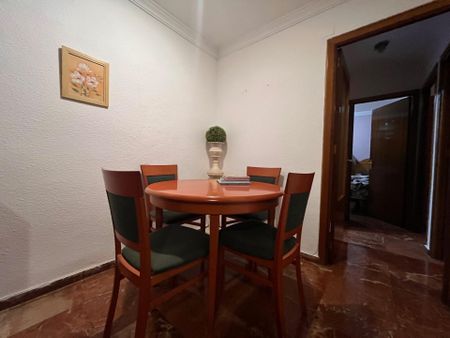 Amplio piso en Málaga - Foto 3