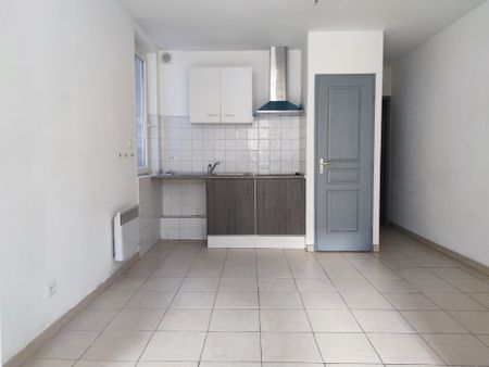 Location Appartement 3 pièces 43m² NARBONNE 11100 - Photo 5