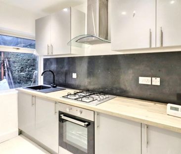 3 bedroom terraced house to rent - Photo 3