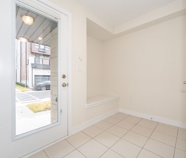 For Lease - 28 Credit Lane, Richmond Hill, Ontario - Photo 4