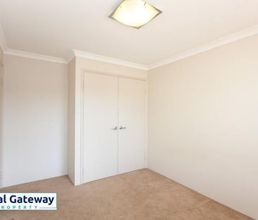 132 Lyon Road, AUBIN GROVE WA 6164 - Photo 2