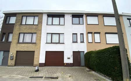 Bel-étage woning met 2 slaapkamers nabij het centrum van Ertvelde - Photo 3