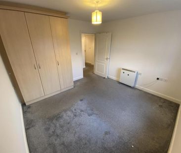 3 bedroom flat to rent - Photo 3