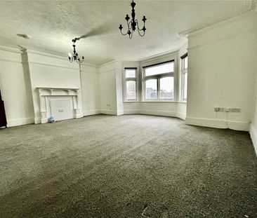 3 bedroom flat to rent - Photo 2