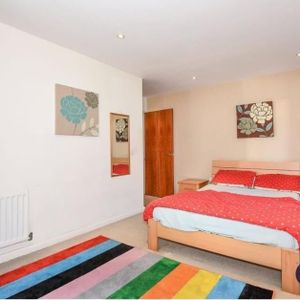 2 Bed Flat, Aveley House, RG1 - Photo 2