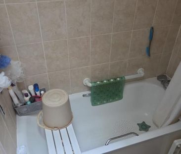 1 bedroom in a house share to rent - Photo 6