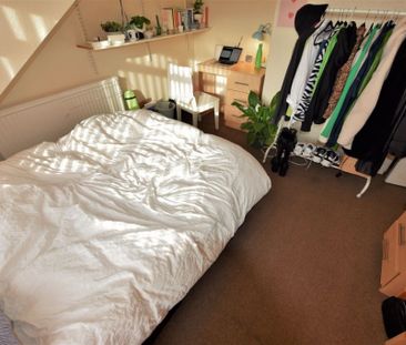 3 bedroom House in Burley Lodge Terrace, Leeds - Photo 3