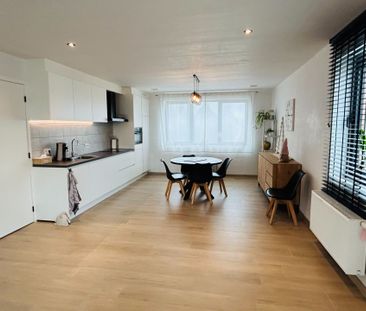 Prachtig en ruim duplexappartement met 3 slaapkamers, autostaanplaa... - Photo 6