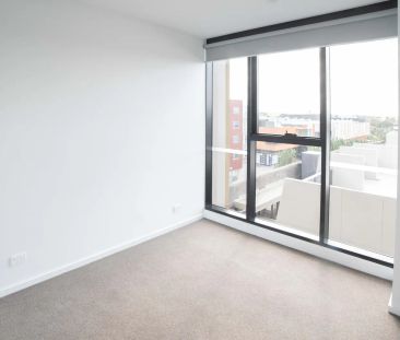 Lux living in the heart of Pentridge - Photo 2