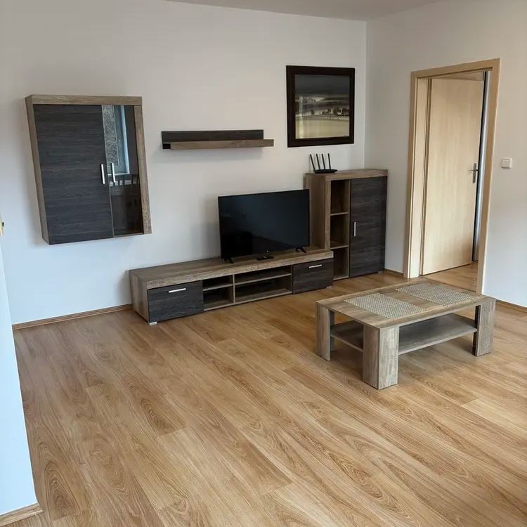 Pronájem bytu 2kk s terasou - Fotografie 1