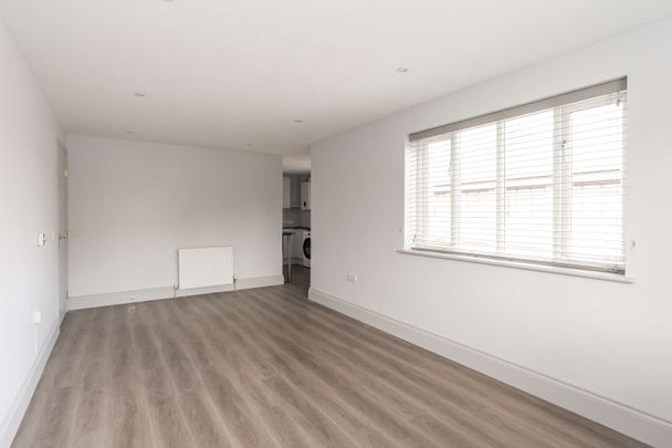 Alden Crescent, Headington, OX3 - Photo 1