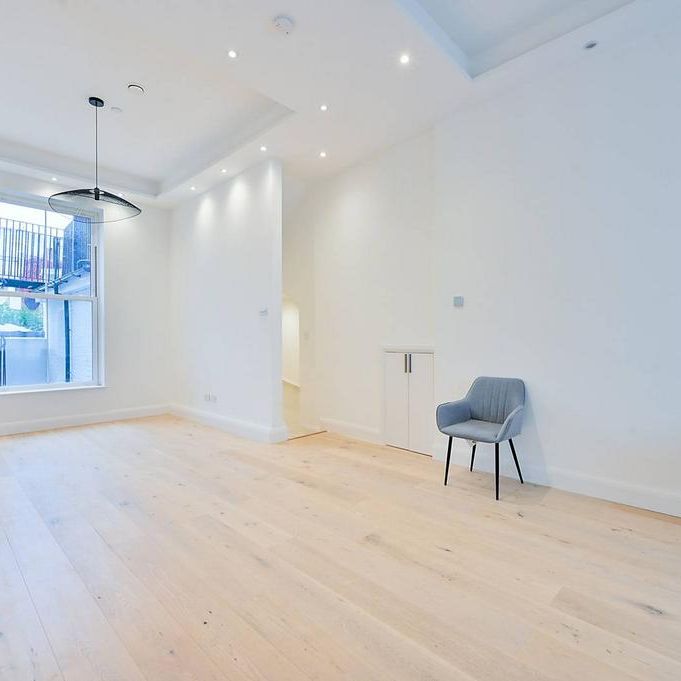 3 bedroom flat to rent - Photo 1