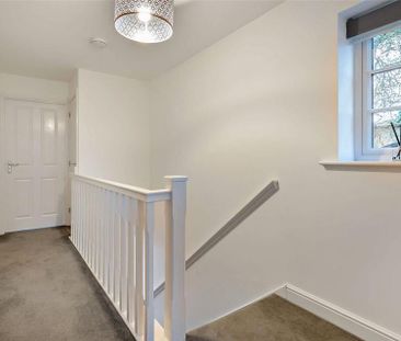 3 bedroom end of terrace house to rent - Photo 2