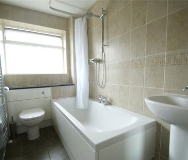 3 bedroom end of terrace house to rent - Photo 5