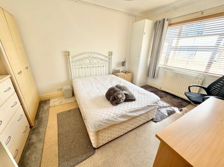 Derby Road, Bournemouth - Photo 5