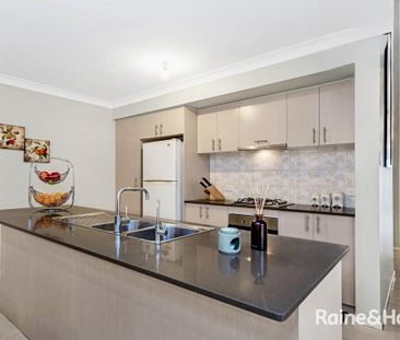 Lovely 3 Bedroom Home in Minto - Photo 6