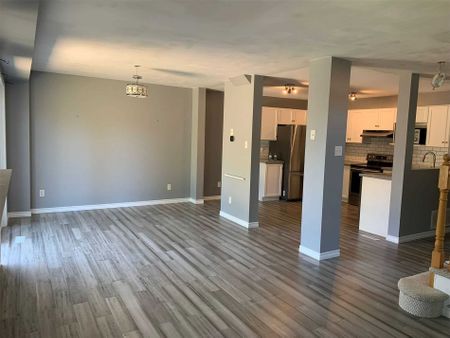 For Lease - 136 Tunbridge Road, Barrie, Ontario - Photo 3