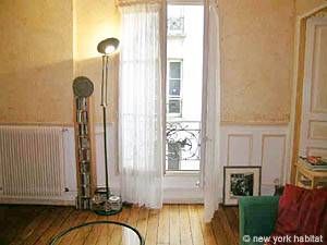 Logement à Paris, Location meublée - Photo 2