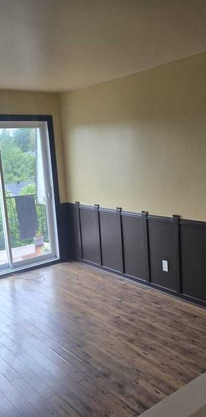 Grand 3 1/2 LIBRE AU 3E PARKING, WIFI ++ - Photo 1