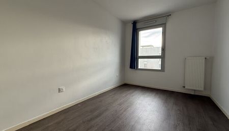Appartement 4 pièces 87m2 REIMS 1 030 euros - Photo 4