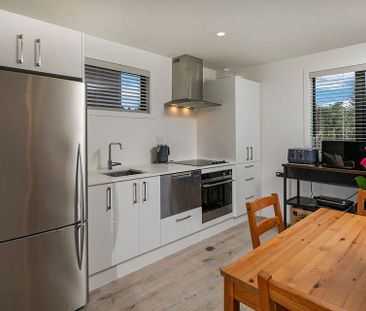 Townhouse with a Carpark - Photo 4