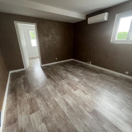 Location Appartement 2 pièces 45m² ISTRES 13800 - Photo 3