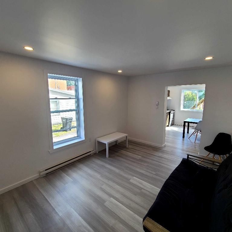 Grand 3 ½ rénové – TOUT INCLUS – Centre-ville de Salaberry-de-Valleyfield pour juillet 2026 OU AVANT - Photo 1